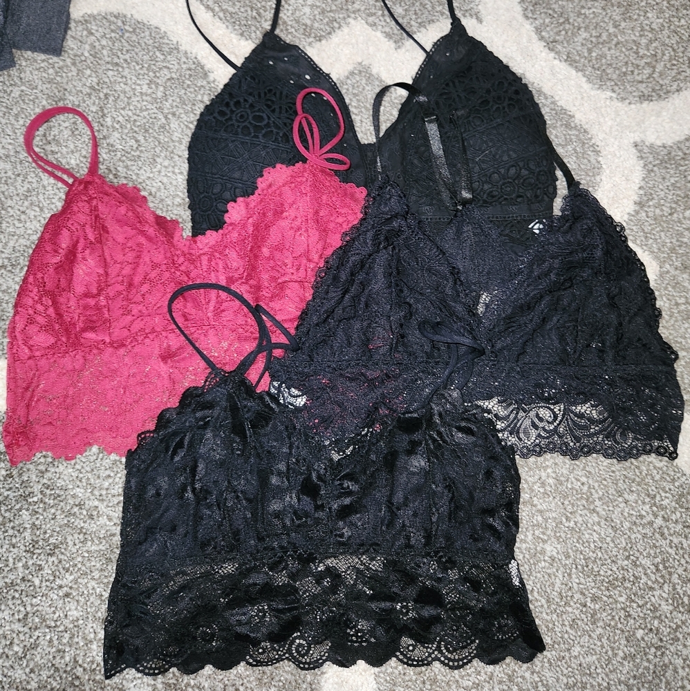 12 Bralettes